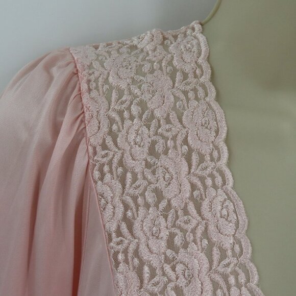 VTG Vanity Fair Women Medium Solid Pink Lace Trim Button Front Nightgown Dress - Picture 3 of 11